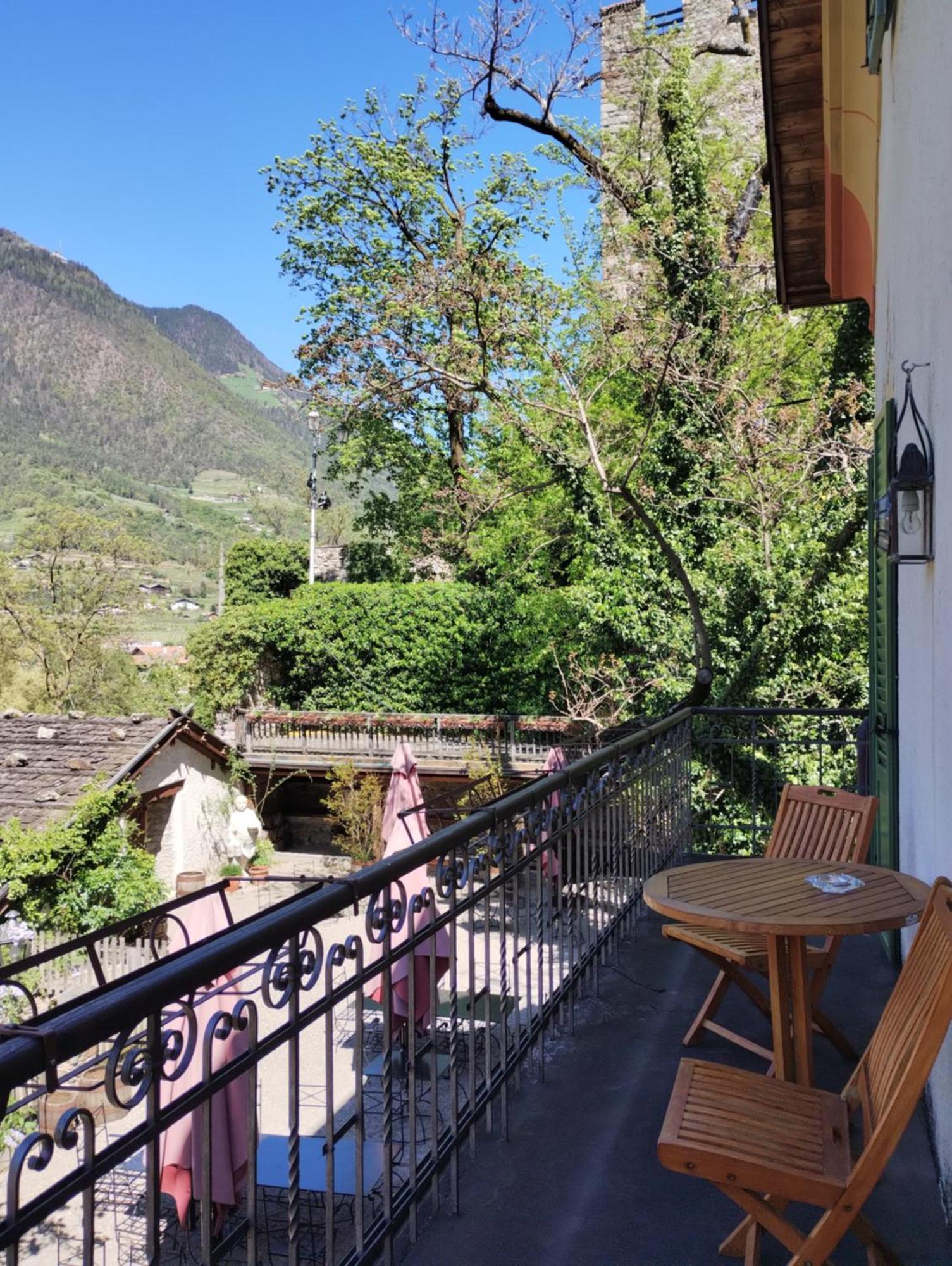 Schlosswirt Forst Lagundo Exterior photo